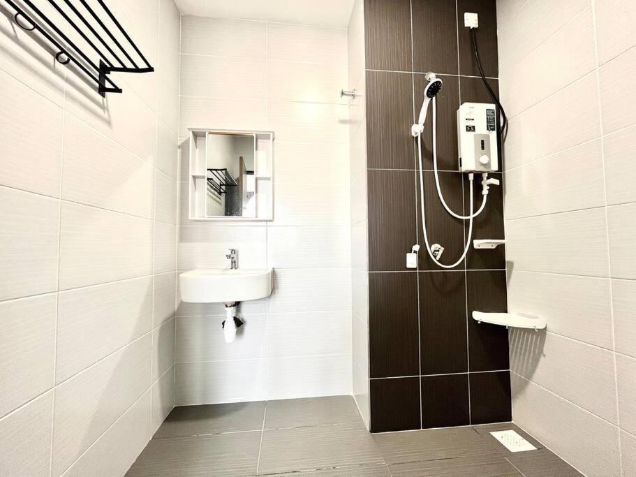Urban Home-Swimming Pool-City Center Malacca Luaran gambar