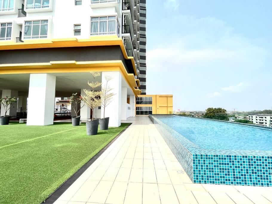 Urban Home-Swimming Pool-City Center Malacca Luaran gambar